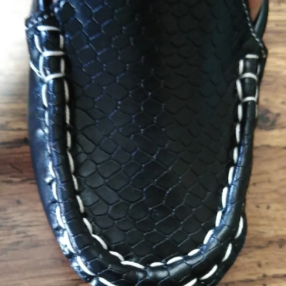 Black Loafer Slip-On Shoes with Contrast Stitching Kids Size 10 1/2